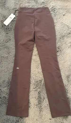 Alo Yoga Bell Bottom leggings thumbnail 4