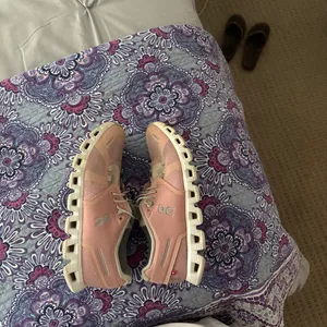 On cloud, pink and cream thumbnail 2