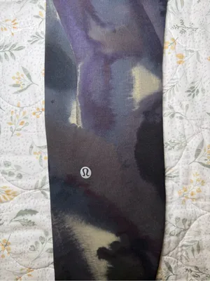 Lululemon Dark Color Patterned Active Leggings thumbnail 3