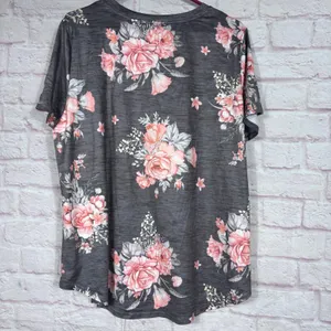 Floral V-Neck T-Shirt in Gray with Pink Rose Pattern XL thumbnail 5