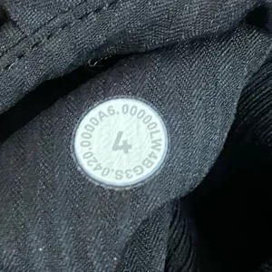 Lululemon Athletica Women’s 4‎ Full Zip Black Hoodie Jacket Ruched Lined thumbnail 3