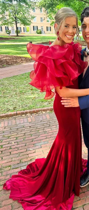 Ashley Lauren Prom Dress thumbnail 2