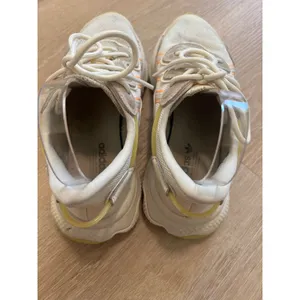 Adidas Women's Ozweego Shoes Originals Sneakers White/Orange GW5623 US 7 thumbnail 5