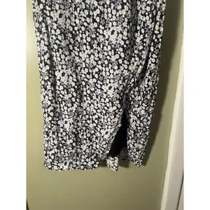 Abercrombie & Fitch Women's Size XS Midi Skirt Slit Front Black White Blue Ditsy thumbnail 5