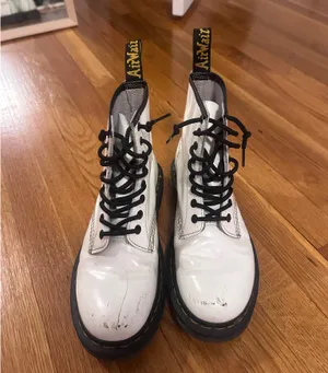 Dr. Martens Women's 1460 Smooth   thumbnail 3