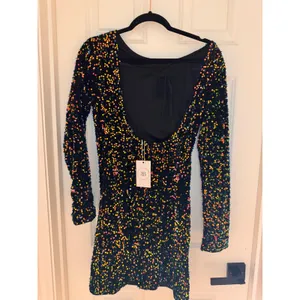 Bella Barnett NWT Sequin Mini Dress M Black Rainbow Long Sleeve‎ Open Back Dress thumbnail 5