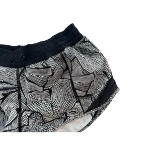 Lululemon Hotty Hot Shorts Size 6 2.5" Dottie Tribe Black White Run Gym Workout thumbnail 3