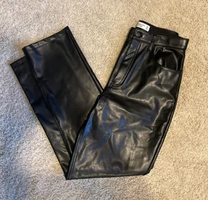 Abercrombie Curve Love 90s Straight Ultra High-Rise Leather Pants thumbnail 1