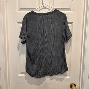 Old Navy Womens Large Navy Blue White Striped Short Sleeve V-Neck Rayon Blouse thumbnail 6