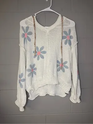 POL Daisy Print Loose Knit Hooded Sweater Women’s Size Small Boutique Sweater thumbnail 3