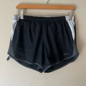 nike shorts  thumbnail 1