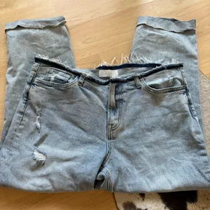 VERVET Reverence‎ Low Rise Crop Straight Jeans Light Wash Size 31 thumbnail 2