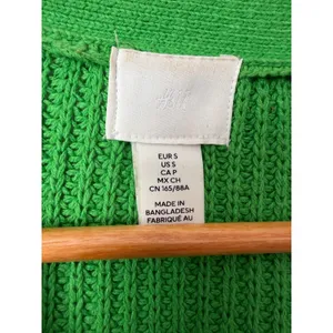 H&M Women Green Ribbed Knit V-Neck Cropped Cardigan Sweater Button Front Small thumbnail 11