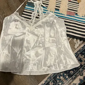 In bloom‎ medium white top thumbnail 2