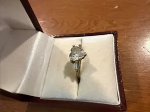 Vintage White Heart-Cut Crystal Ring - Women's Jewelry Size 5 thumbnail 4