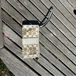 COACH Light Khaki & Chalk White‎ Signature Slim ZIPPY Wristlet Wallet thumbnail 2