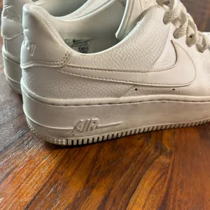 Nike Air Force 1 Sage‎ Low Womens White Platform Sneakers AR5339-100 Size 8 thumbnail 8