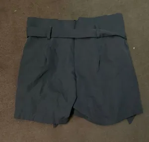 M/L Black High Waist Tie Up Shorts thumbnail 2