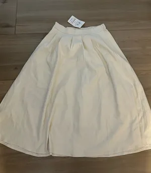 NEW Cream A-Line Midi Pleated Elastic Lined Skirt 28” waist M thumbnail 1