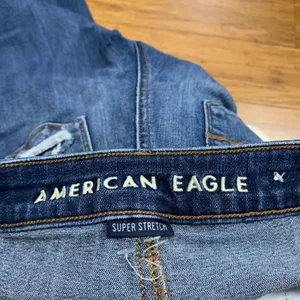 American Eagle Highest Rise Jeggings‎ Dark Wash Distressed Ripped Jeans Womens 4 thumbnail 6