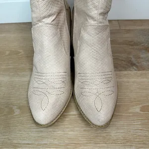Dirty Laundry Light Pink Western Reptile Embossed Ankle Boots, Size 8.5 thumbnail 8