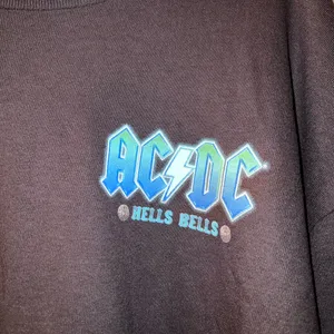 AC/DC Hells Bells Long Sleeve Graphic Vintage Inspired Tee Size Large thumbnail 4
