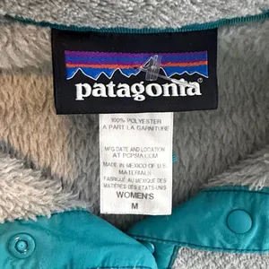 Patagonia Teal and Gray Fleece Jacket thumbnail 4