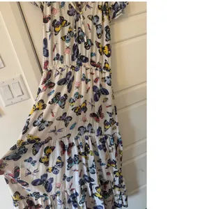 Old Navy Sz M Womens White Butterfly Print Tiered Maxi Dress Whimsical Feminine thumbnail 5