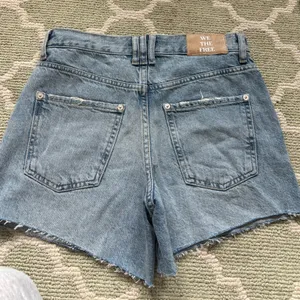 NWOT We The Free Classic Blue Denim Shorts size 24 thumbnail 3