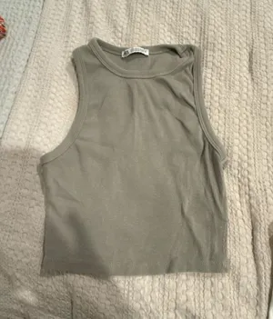 Zara Women's Olive Green Ribbed Sleeveless Cropped Tank Top thumbnail 1