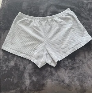 Brandy Melville Shorts thumbnail 4