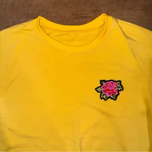 Yellow Crewneck Sweatshirt With Rose Patch Size undefined thumbnail 2