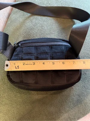 Lululemon Quilted Velour Camera Bag 2L Black Gold Fanny Pack Waist Bag thumbnail 6