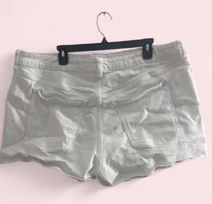 Old Navy Shorts Denim High-Rise thumbnail 2