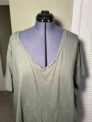 Ava & Viv Women’s Plus Sz 4X V-Neck T-Shirt Olive Green Short Sleeve 100% Cotton thumbnail 3