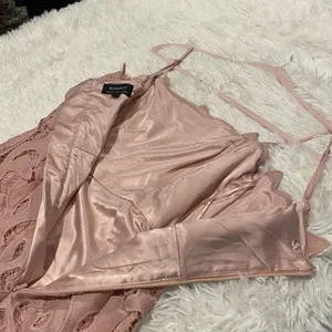 Bardot Lina Lace Midi Dress in Pink Rose Size 4 thumbnail 8