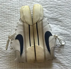 Nike Sneakers White Women’s 7 thumbnail 4