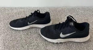 Nike Women’s Black Tennis Shoes Size 7 thumbnail 4