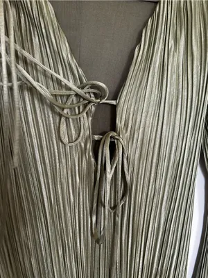 NWT Hello Molly‎ Sage Green Ribbed Plunge V Neck Long Sleeve Midi Dress Size 4 thumbnail 3