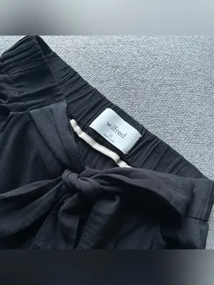 Aritzia Wilfred Black Wide Leg Cropped Pants XS thumbnail 2