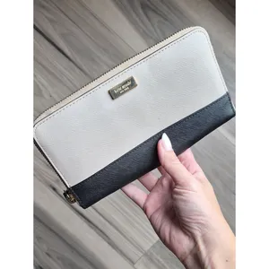 Kate Spade Two-Tone Zip Wallet in Cream and Black thumbnail 10