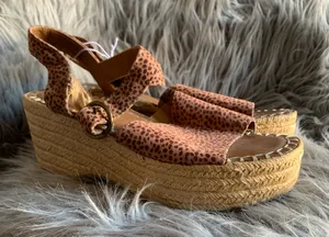 Universal Thread Leopard Print platform sandals thumbnail 1