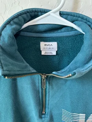 Crop Rvca sweatshirt  thumbnail 2