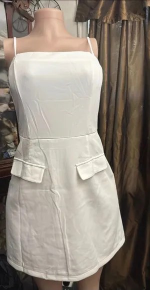 New beautiful zise medium white dress thumbnail 1
