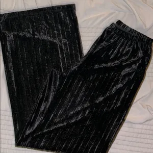 Melissa Paige Size M Black Velour Lounge Pants thumbnail 6