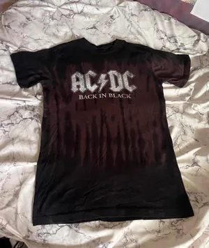 AC/DC Back in Black tee Size XS thumbnail 2