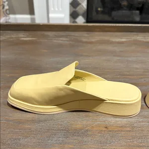 Vince Raquel Leather Mules Cashew Pale Yellow Slip-On Flats Size 5.5 NIB $295‎ thumbnail 6