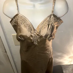 NEWPORT NEWS Gold satin long beaded sequins Slip nightgown lingerie NWTS size 6 thumbnail 2