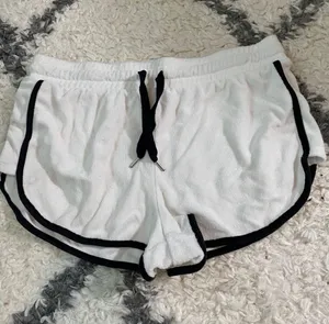 Forever 21 Cute White Shorts thumbnail 1