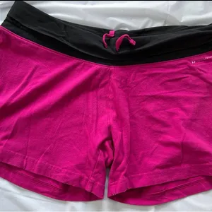 Under Armour Shorts thumbnail 1